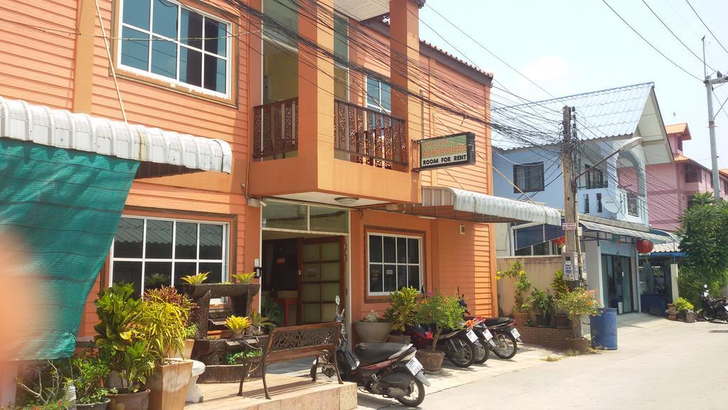 Aura House Hotel Pattaya Exterior foto