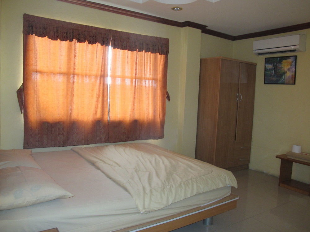 Aura House Hotel Pattaya Exterior foto